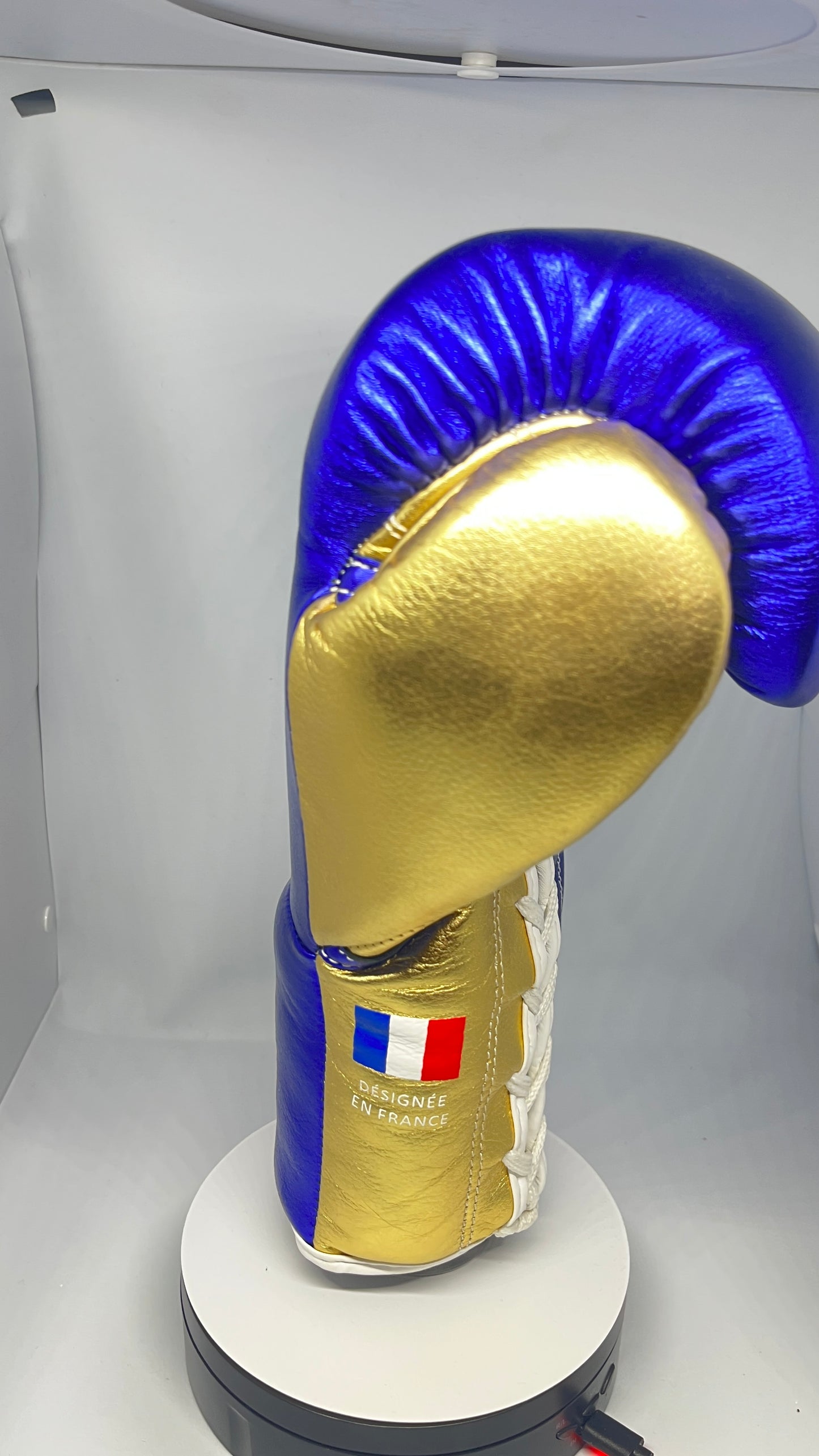 Gants de boxe à lacets "PROUD"