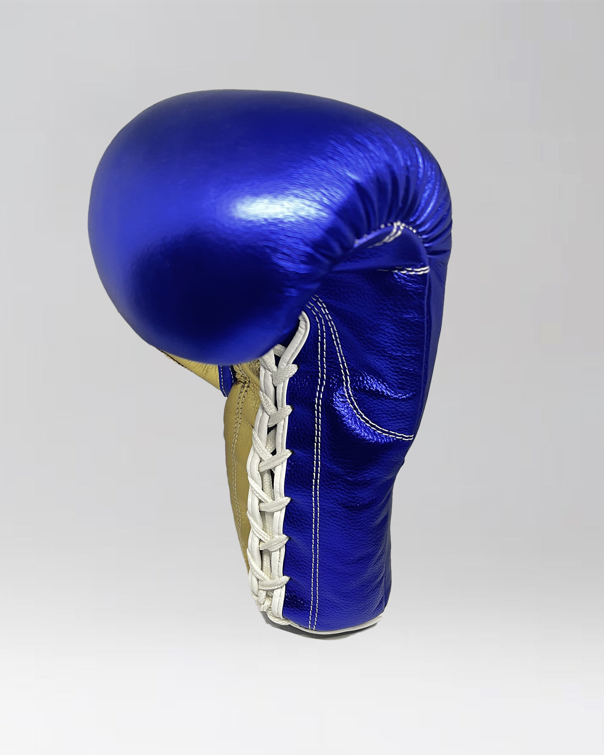 Gants de boxe à lacets "PROUD"